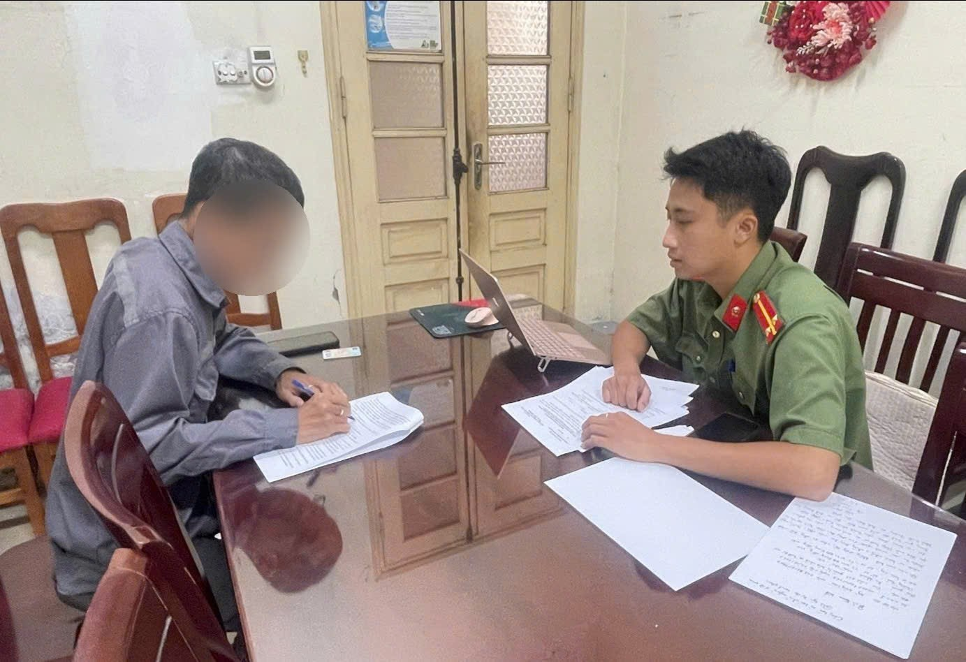 Xử phạt đối tượng đăng tin sai sự thật về Dự án Trục đại lộ cảnh quan sông Hồng