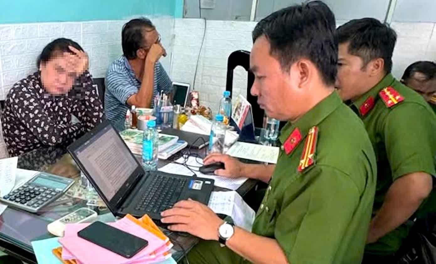 Hộ T&acirc;n Gia Minh,  Chủ T&acirc;n Gia Minh,  NV T&acirc;n Gia Minh,  đ&oacute;ng g&oacute;i gạo,  giả nh&atilde;n hiệu ST25 ảnh 1