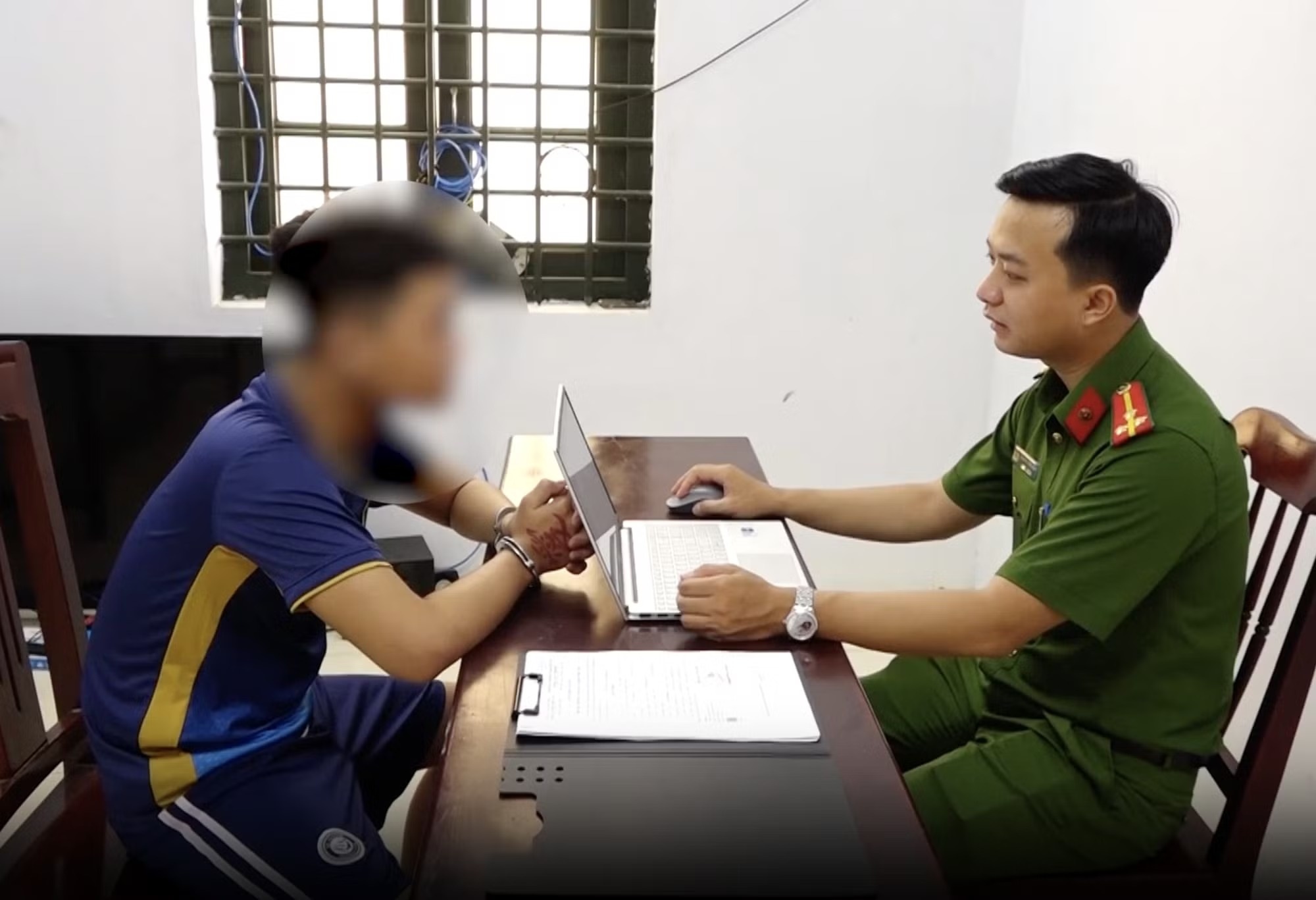 Chém người khác dã man vì cho rằng bị nhìn đểu