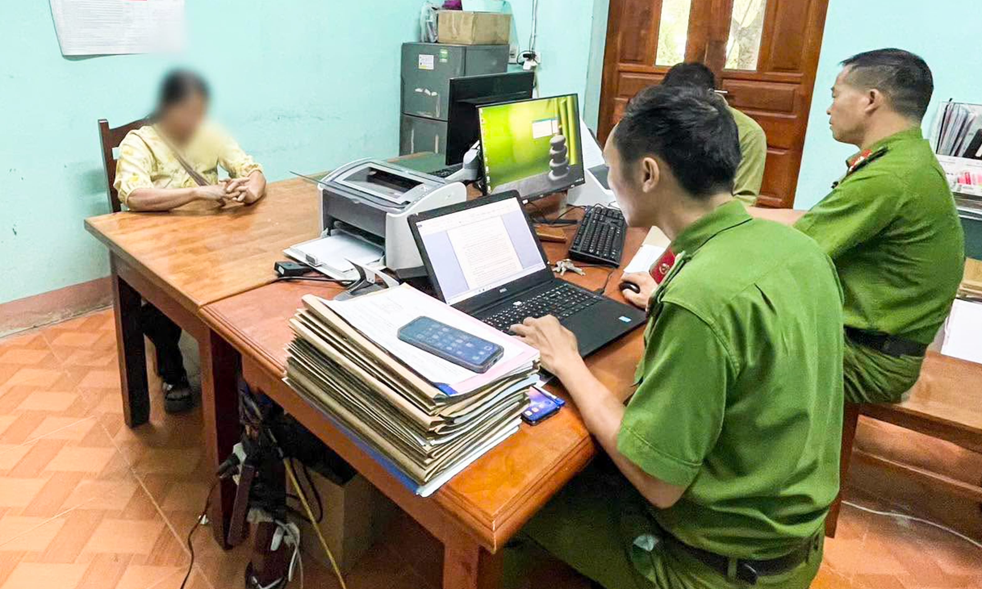 Xác minh người đăng thông tin sai sự thật sau họp báo thi cử