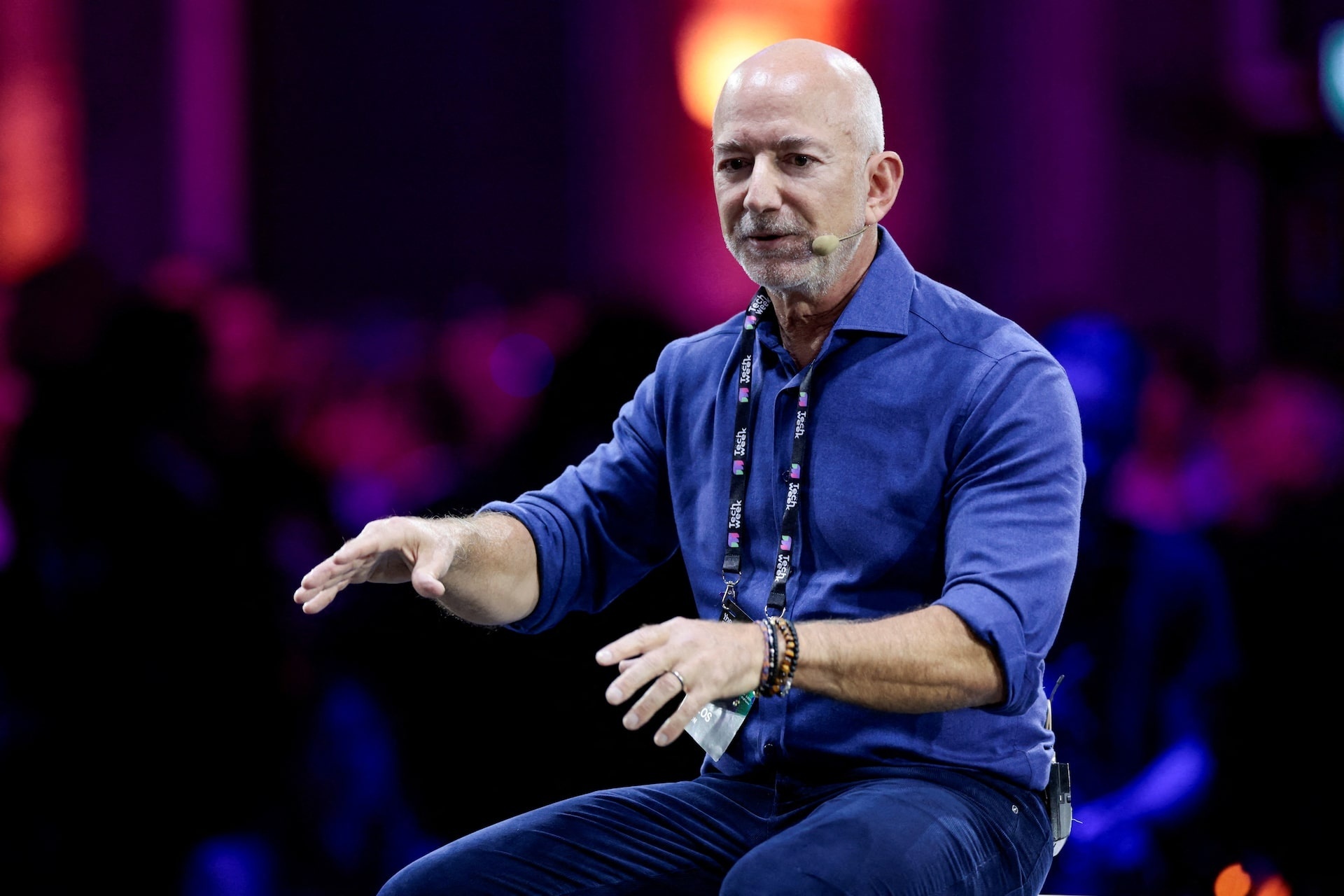 Tỷ phú Jeff Bezos bán 15 triệu cổ phiếu Amazon trị giá hơn 4 tỷ USD