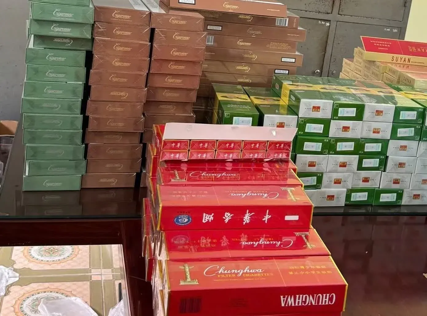 Tội sản xuất, buôn bán hàng cấm
