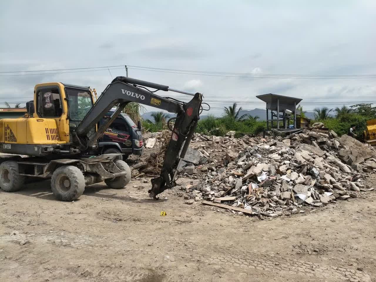 163 tấn chất thải,  l&agrave;m gạch ảnh 2