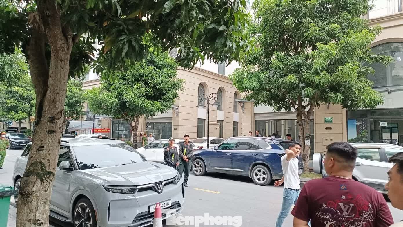 Huấn Hoa Hồng ảnh 2