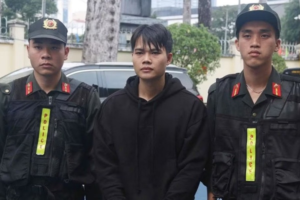 Đòi nợ kiểu 'khủng bố' tại bệnh viện, bác sĩ phải bỏ tiền túi trả thay