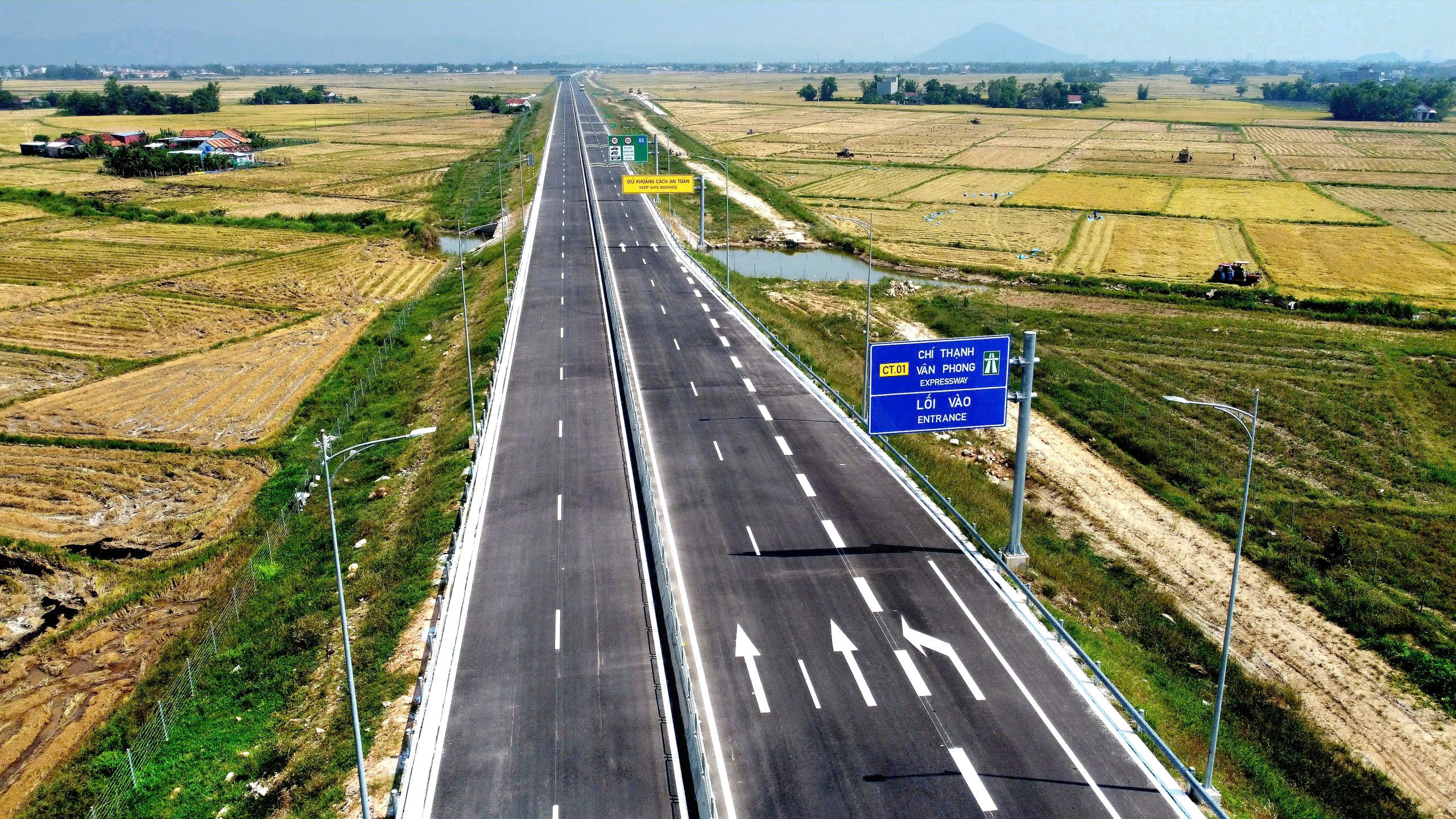 Thu phí 5 đoạn cao tốc Bắc - Nam qua miền Trung từ 14h hôm nay