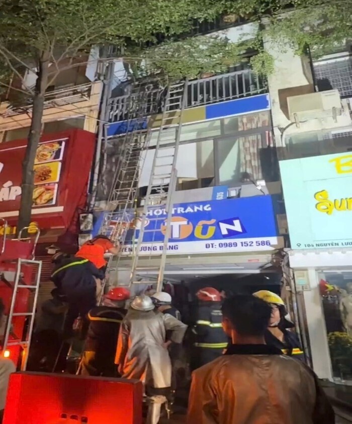 ch&aacute;y nh&agrave; ảnh 1