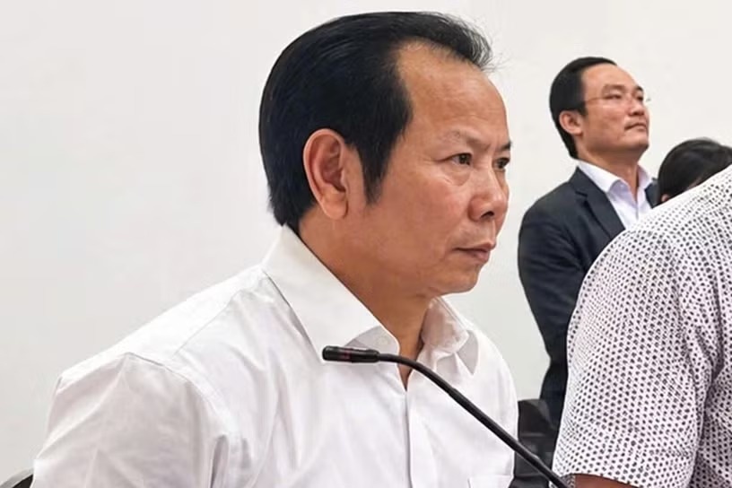 Tạm đình chỉ vụ ly hôn nghìn tỷ của vợ chồng bác sĩ ở TP.HCM