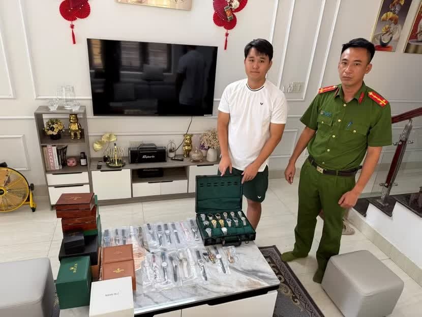 LUXURY WATCH,  chủ LUXURY WATCH,  Kinh doanh LUXURY WATCH ảnh 1