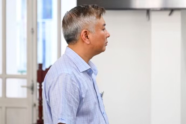 Phạt 6 tháng tù tài xế Mercedes đánh người sau va chạm trên cầu vượt