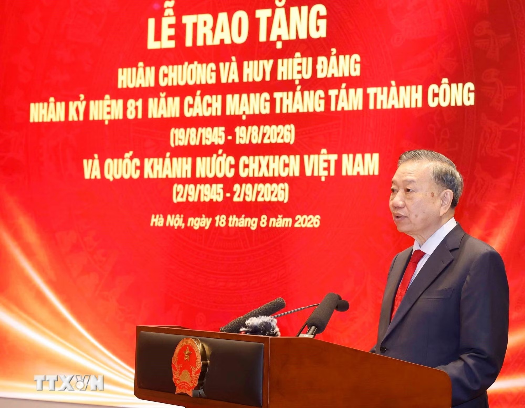 ủy vi&ecirc;n bộ ch&iacute;nh trị ảnh 2