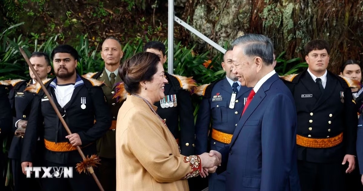 tổng b&iacute; thư ảnh 1
