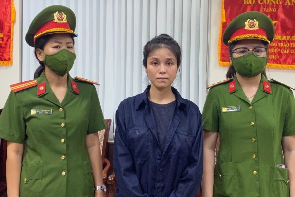 'Cô tiên từ thiện' Trúc Phương xin điều chỉnh thông tin trong hồ sơ vụ án VN10