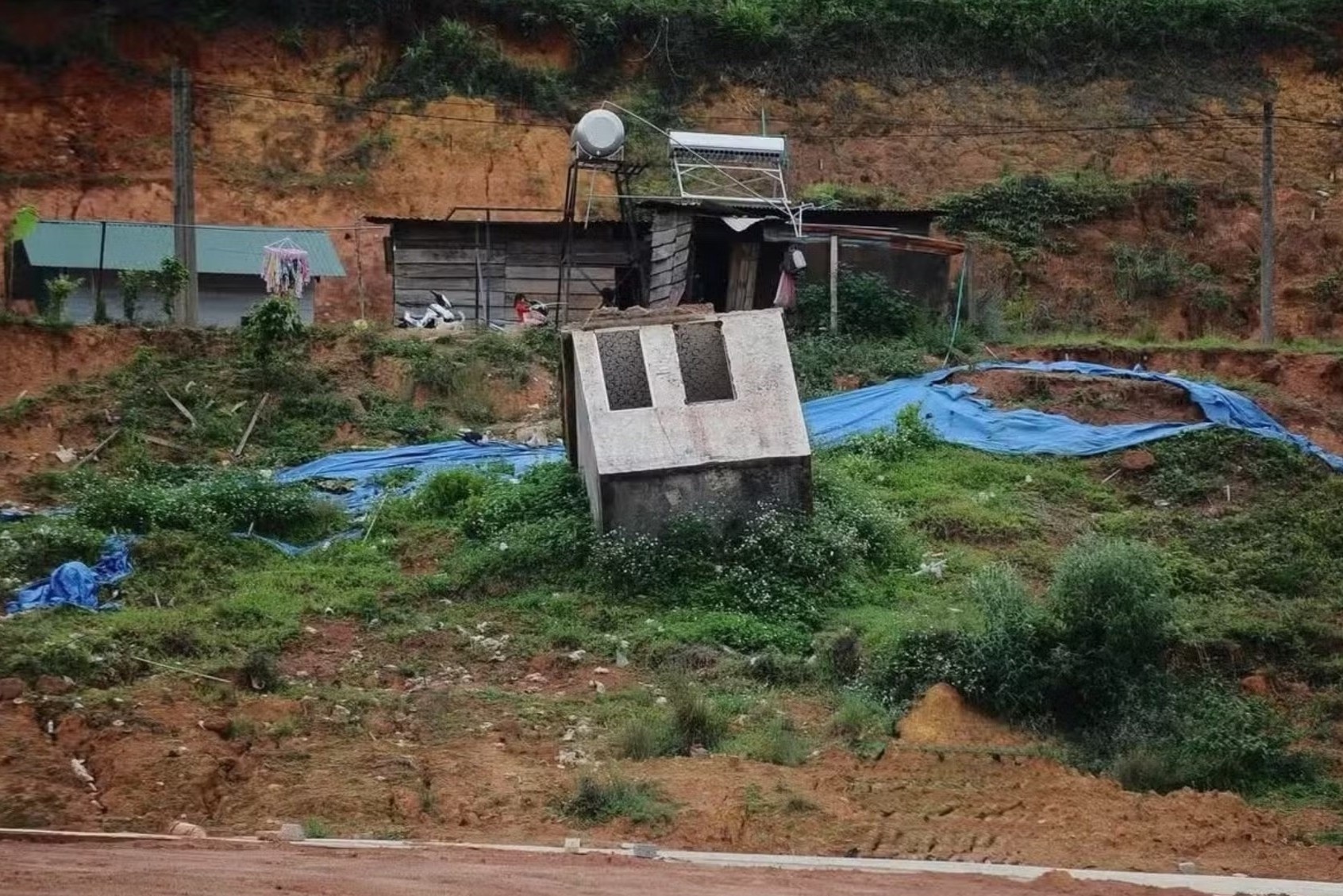 Thủ tướng yêu cầu sơ tán dân khỏi vùng nguy cơ lũ quét, sạt lở