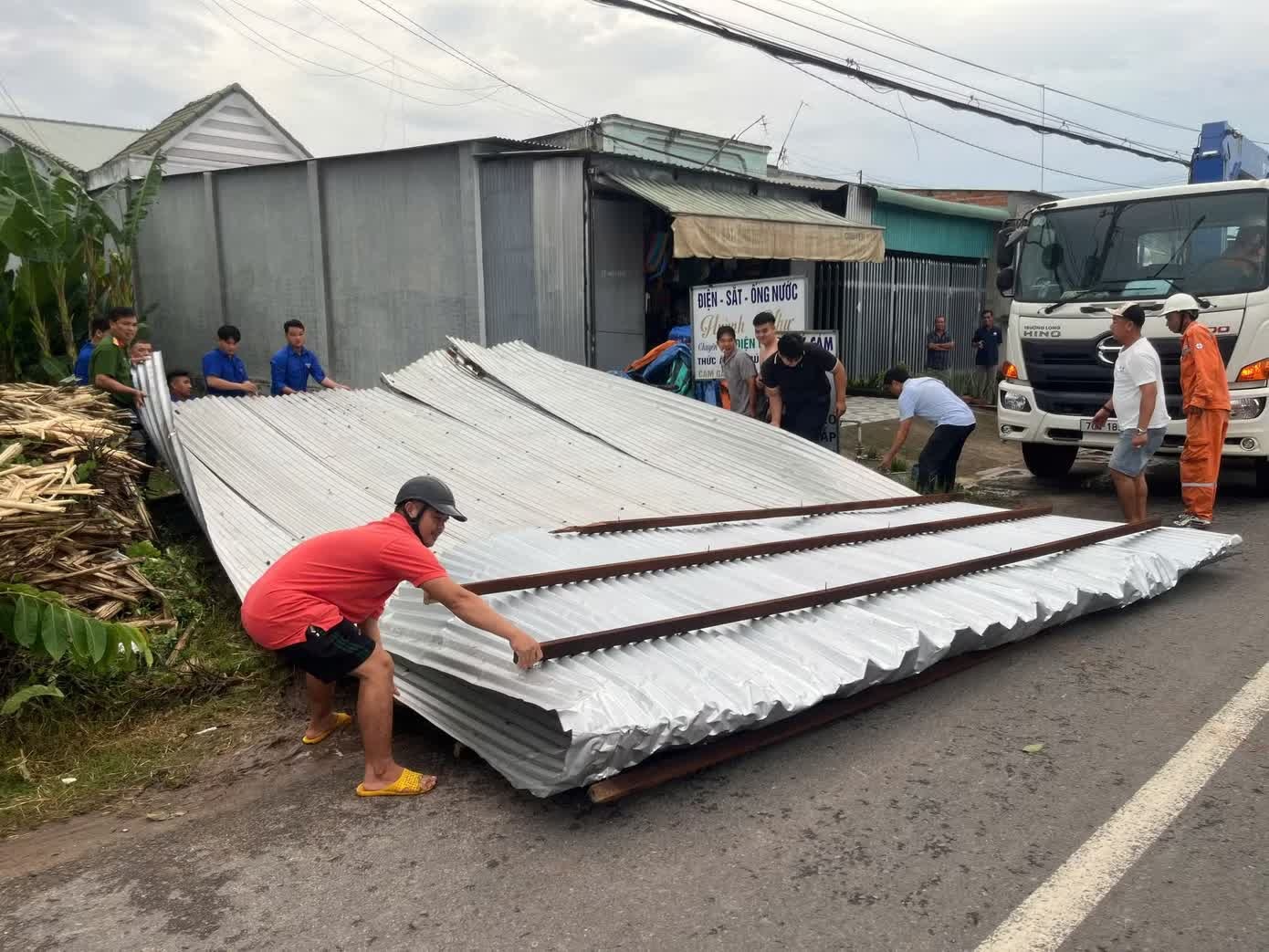 Mưa lớn, lốc xoáy khiến một người tử vong ở Tây Ninh