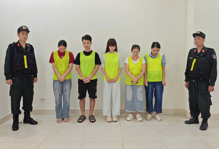 C&ocirc; gi&aacute;o Hương,  Loramen ảnh 2