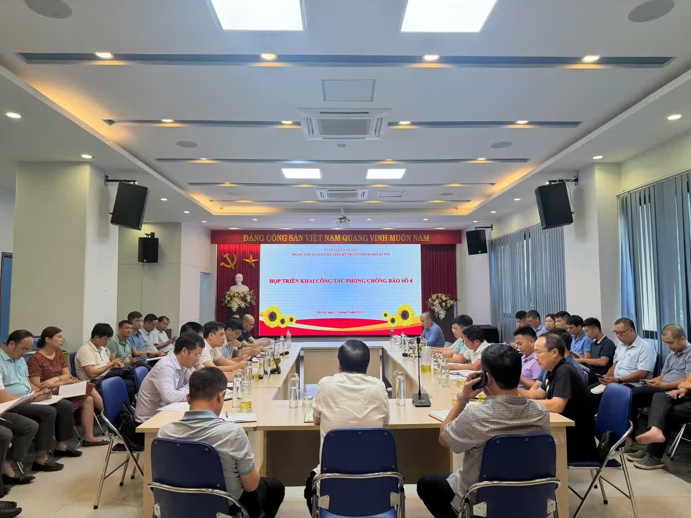 Hà Nội huy động tối đa lực lượng ứng phó bão số 4