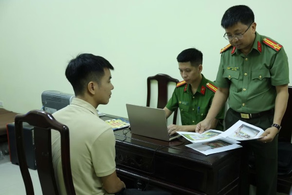 bu&ocirc;n b&aacute;n s&aacute;ch giả,  trước năm học mới ảnh 1