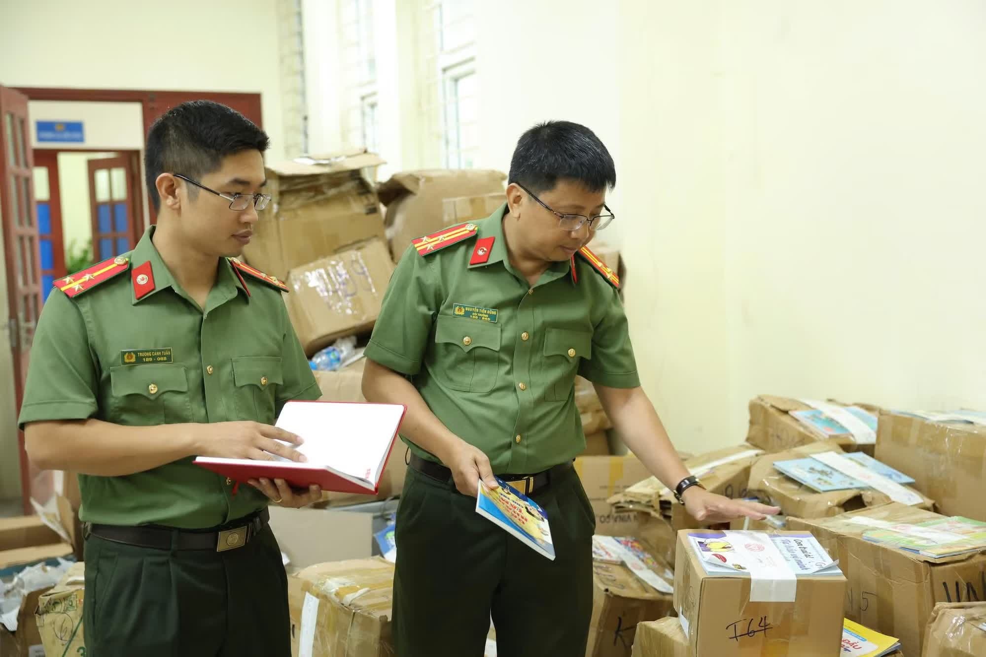 bu&ocirc;n b&aacute;n s&aacute;ch giả,  trước năm học mới ảnh 2