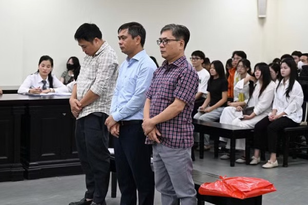 Cựu hiệu trưởng ảnh 1
