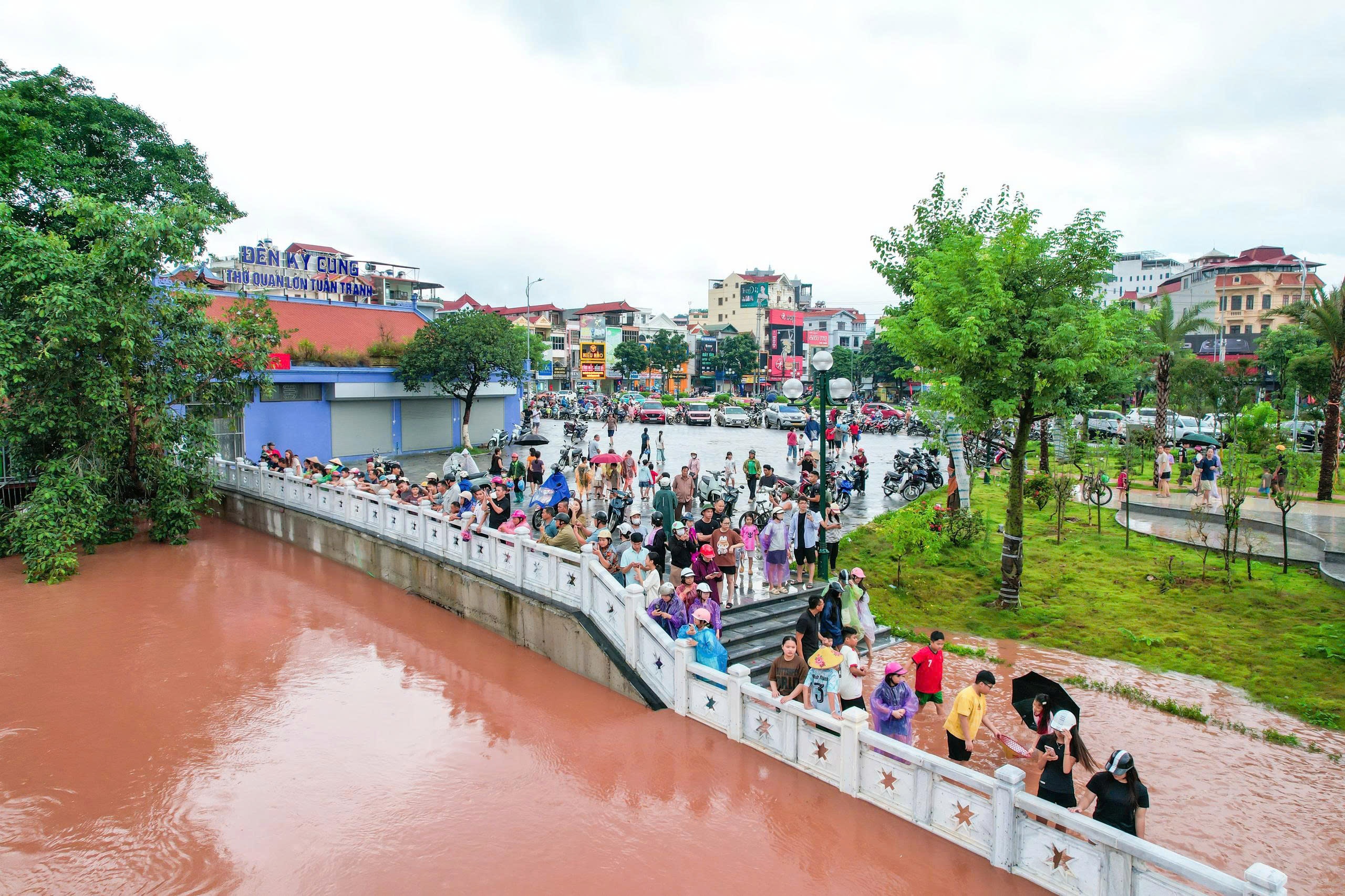 Lạng Sơn ngập ảnh 9