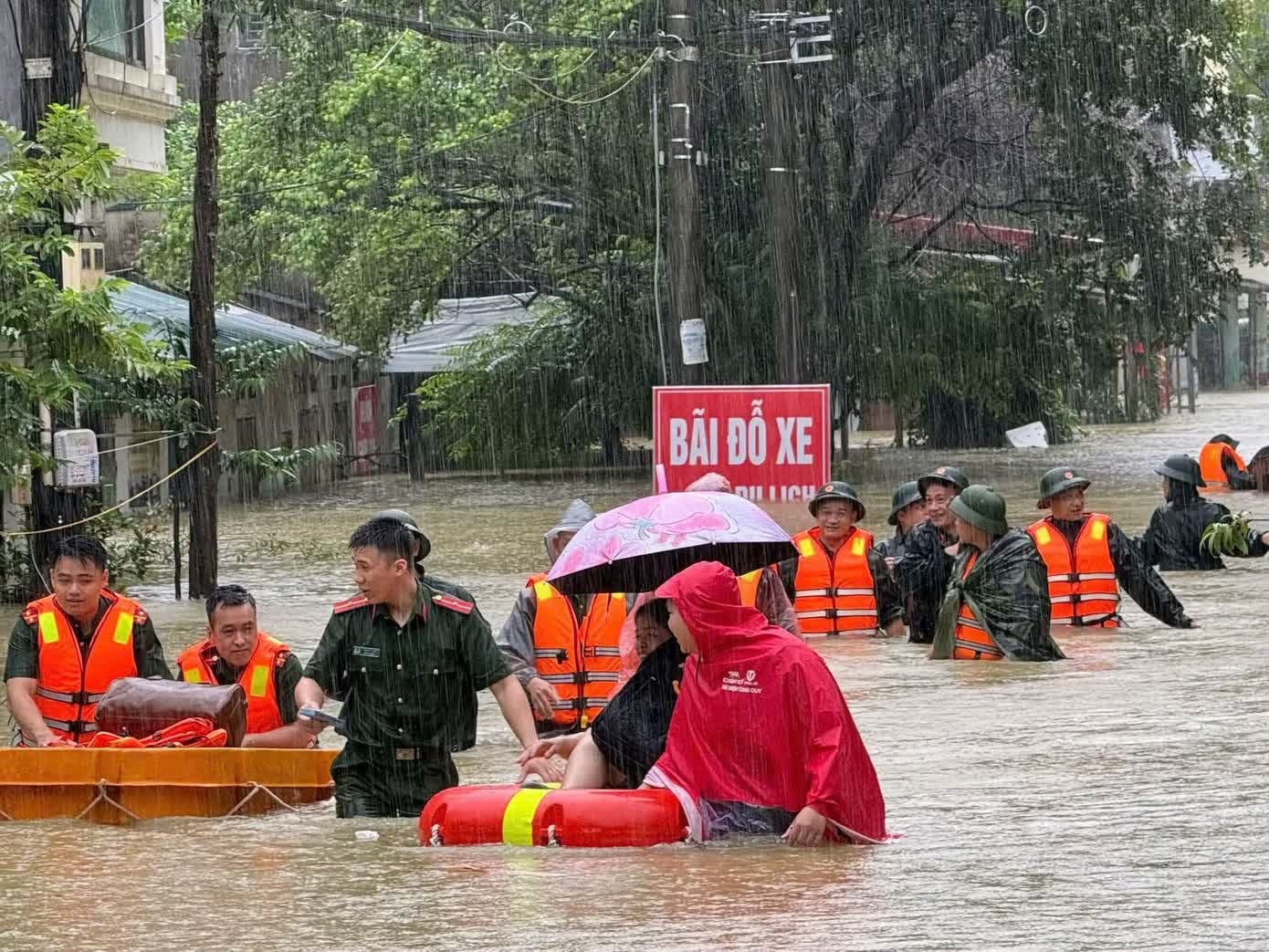 Lũ vượt,  B&aacute;o động 3 ảnh 1