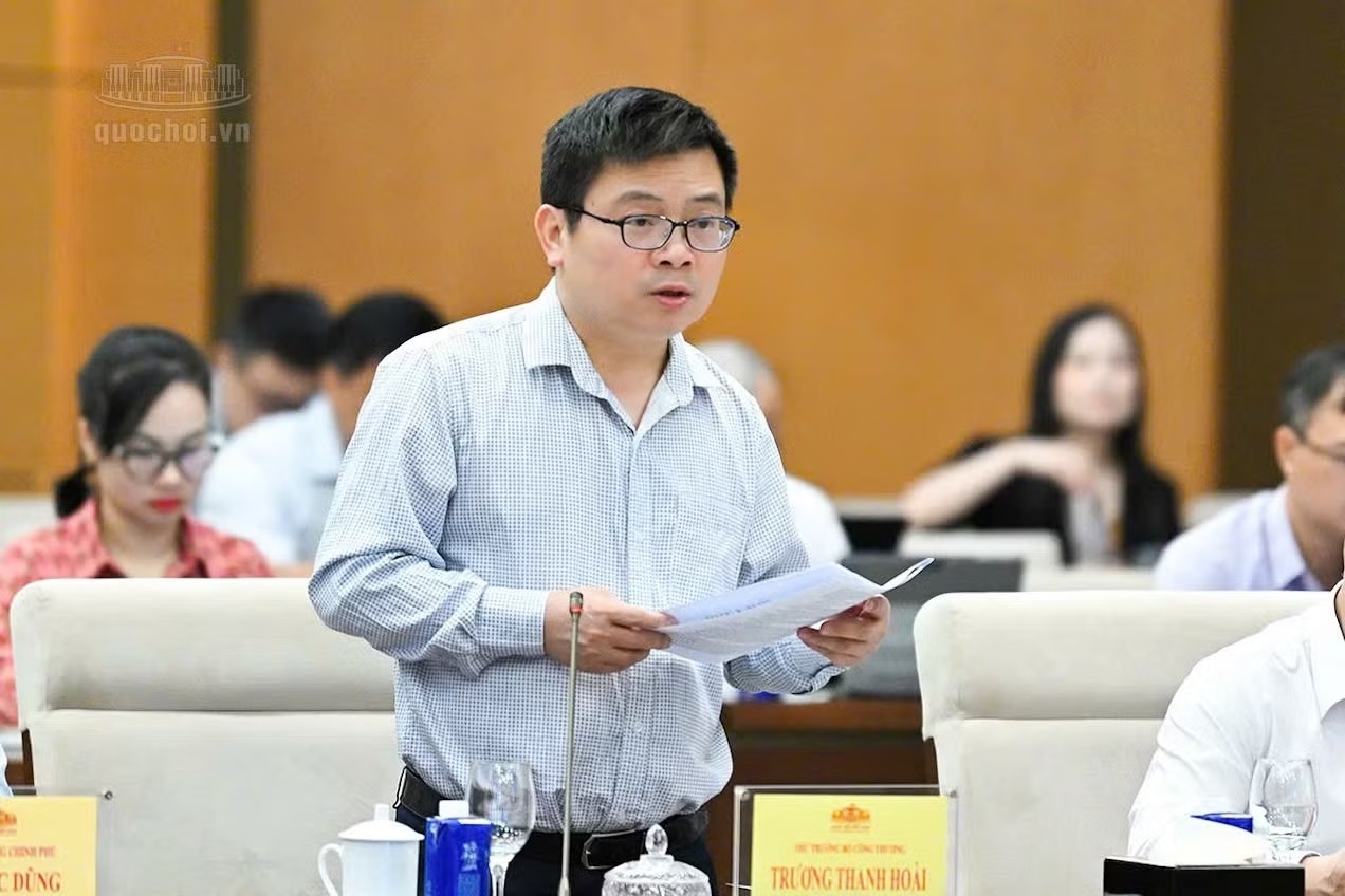 người ti&ecirc;u d&ugrave;ng ảnh 1