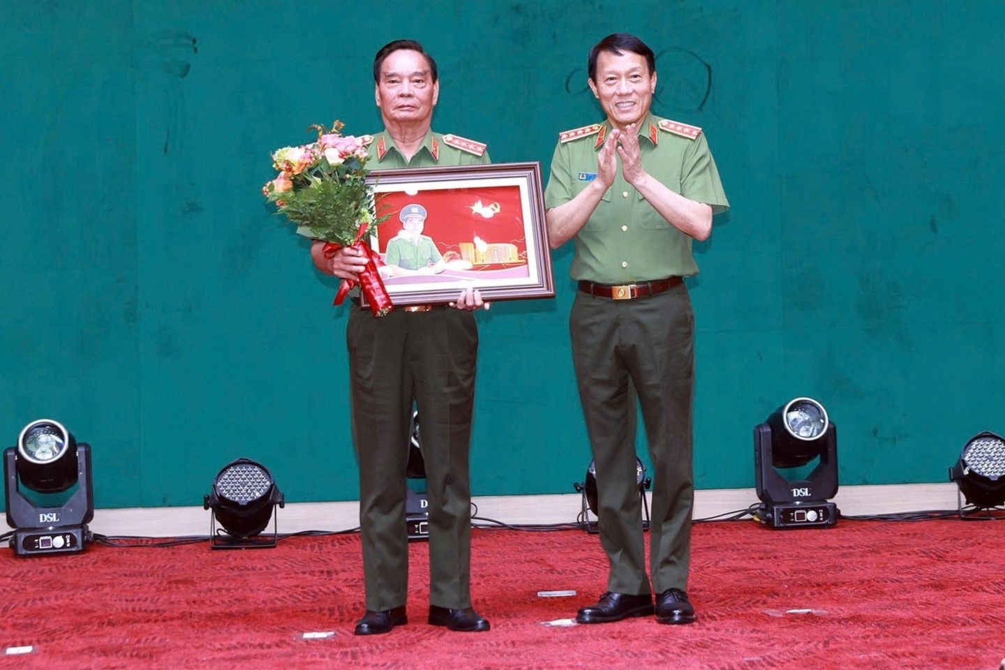 Ra mắt bộ sách 'Người đứng đầu lực lượng Công an nhân dân qua các thời kỳ'