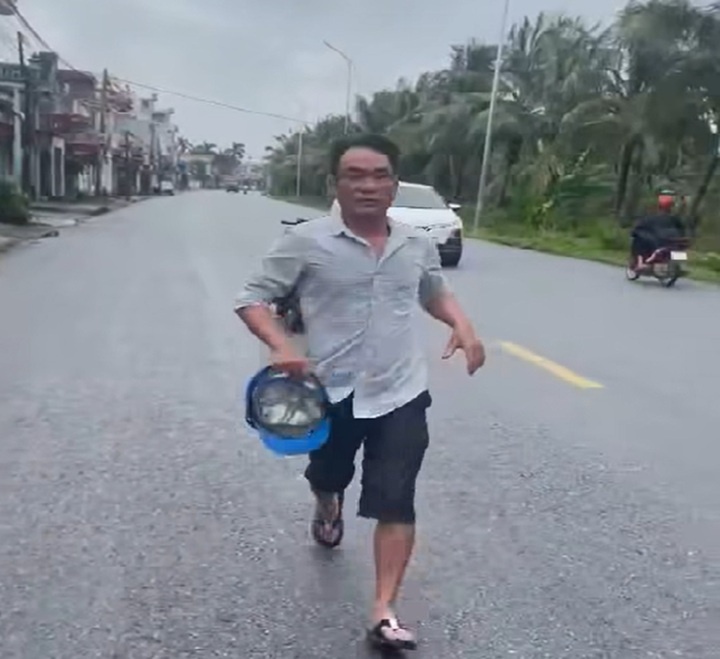 Chặn đầu &ocirc;t&ocirc;,  đ&aacute;nh t&agrave;i xế ảnh 1
