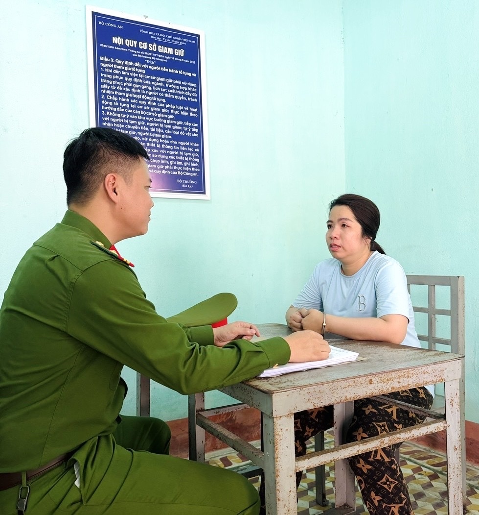 gi&aacute;m định kim cương ảnh 3