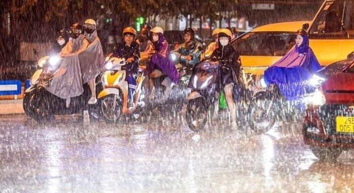Dự báo thời tiết Hà Nội hôm nay 28/8: Ngày nắng gián đoạn, đêm mưa rào