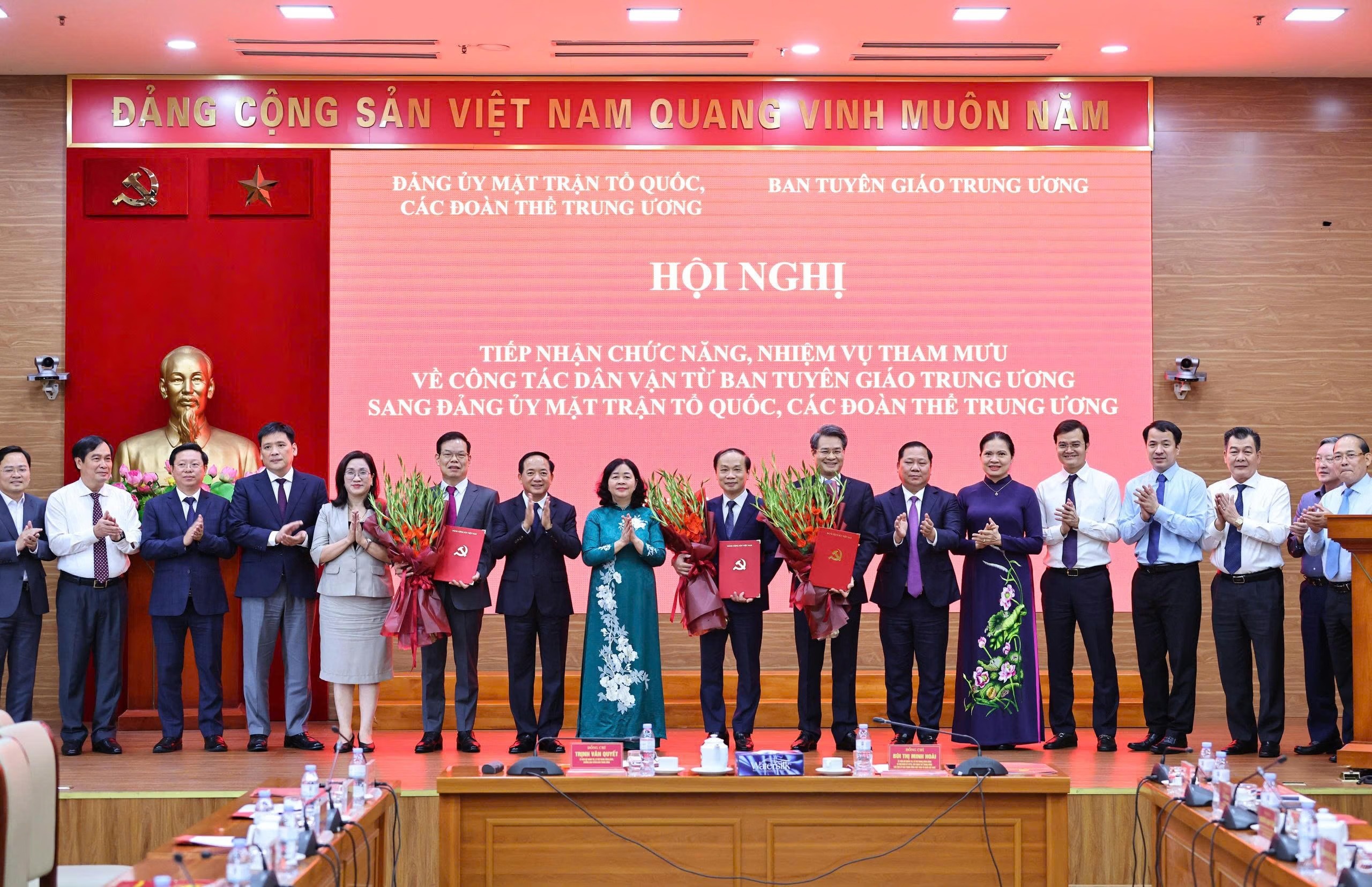 Đưa bộ máy tham mưu chiến lược về dân vận trở về đúng nơi gần và sát dân nhất