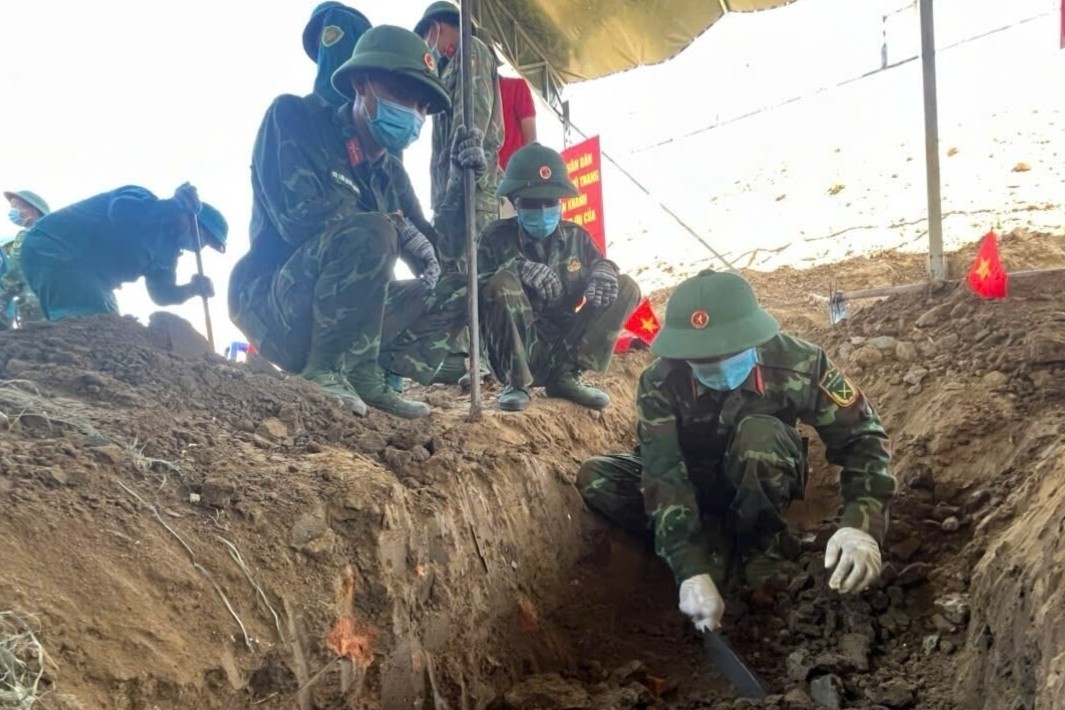 Tìm thấy 29 hài cốt liệt sĩ tại khu vực nhà lao Thành Diên Khánh