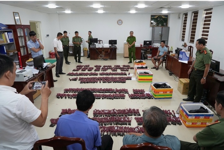 9.300 k&iacute;p nổ ảnh 1