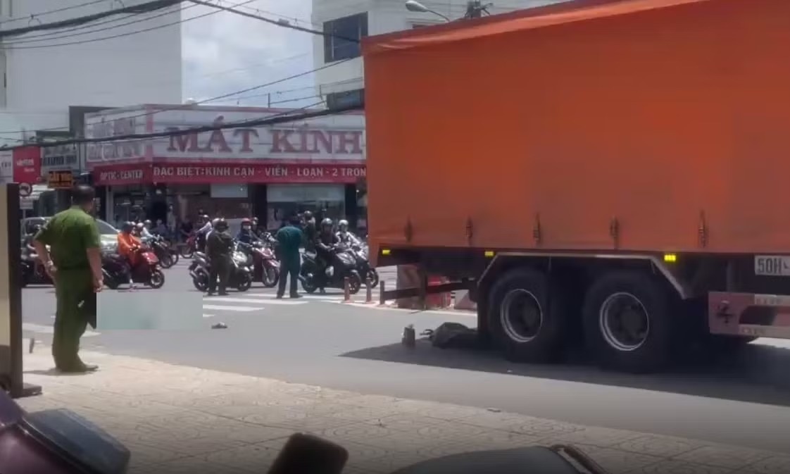 Va chạm xe tải, 2 người tử vong tại chỗ