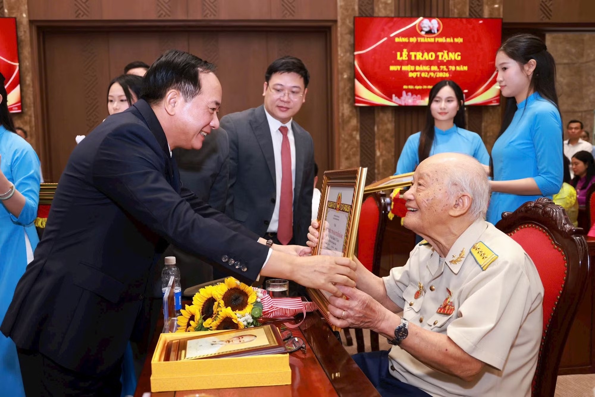 tổng b&iacute; thư ảnh 5