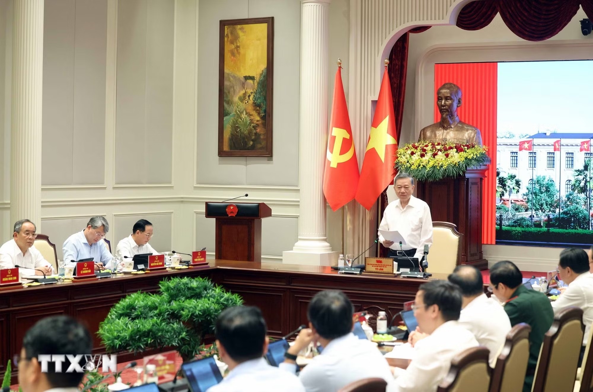 tổng b&iacute; thư ảnh 2