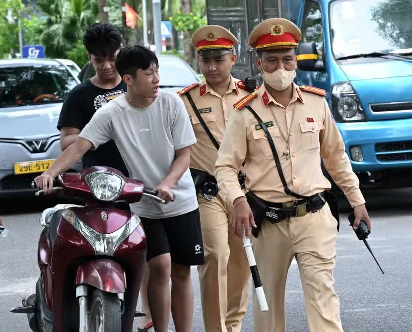 Thấy chốt CSGT,  kiểm tra,  nồng độ cồn ảnh 2