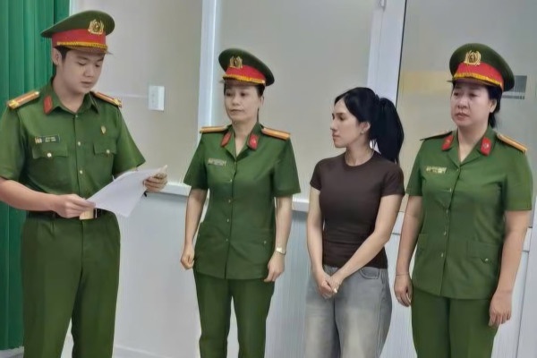 Khởi tố 2 vợ chồng buôn bán hàng giả trị giá hơn 7 tỷ đồng