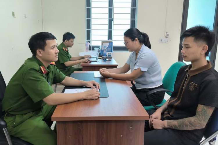 Tài xế taxi uống rượu bia, vượt đèn đỏ, gây tai nạn chết người
