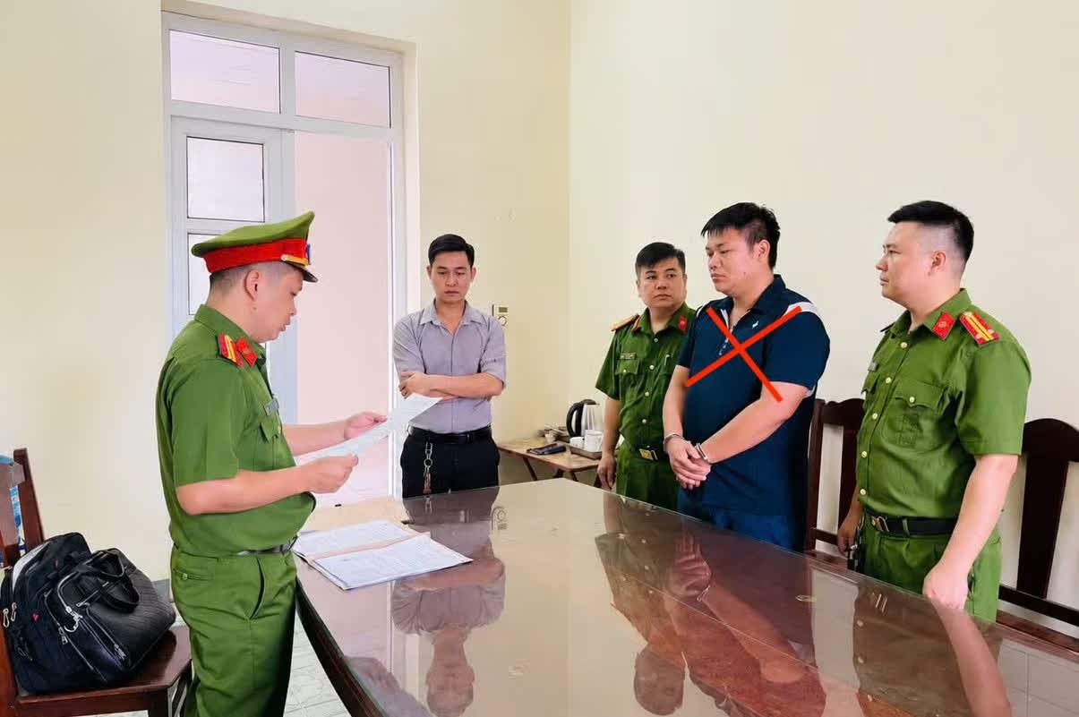 300 tấn chất thải,  thương mại T&acirc;m Oanh,  C&ocirc;ng ty T&acirc;m Oanh,  Doanh nghiệp T&acirc;m Oanh,  Gi&aacute;m đốc T&acirc;m Oanh ảnh 1
