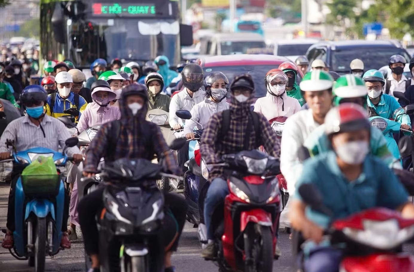 Cửa ngõ Hà Nội ùn ứ ôtô, xe máy