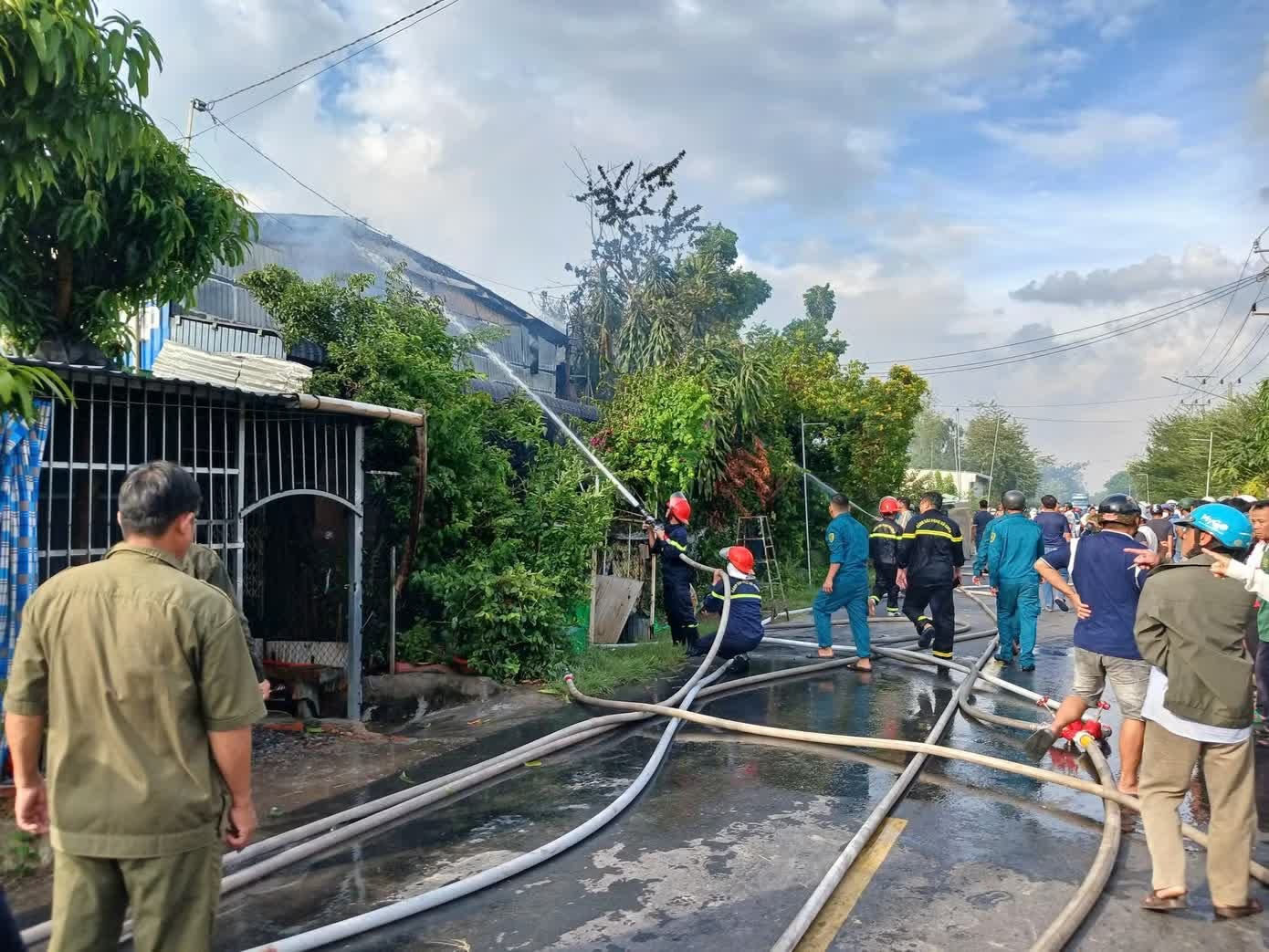 Cháy nhà nuôi yến ở Đồng Tháp