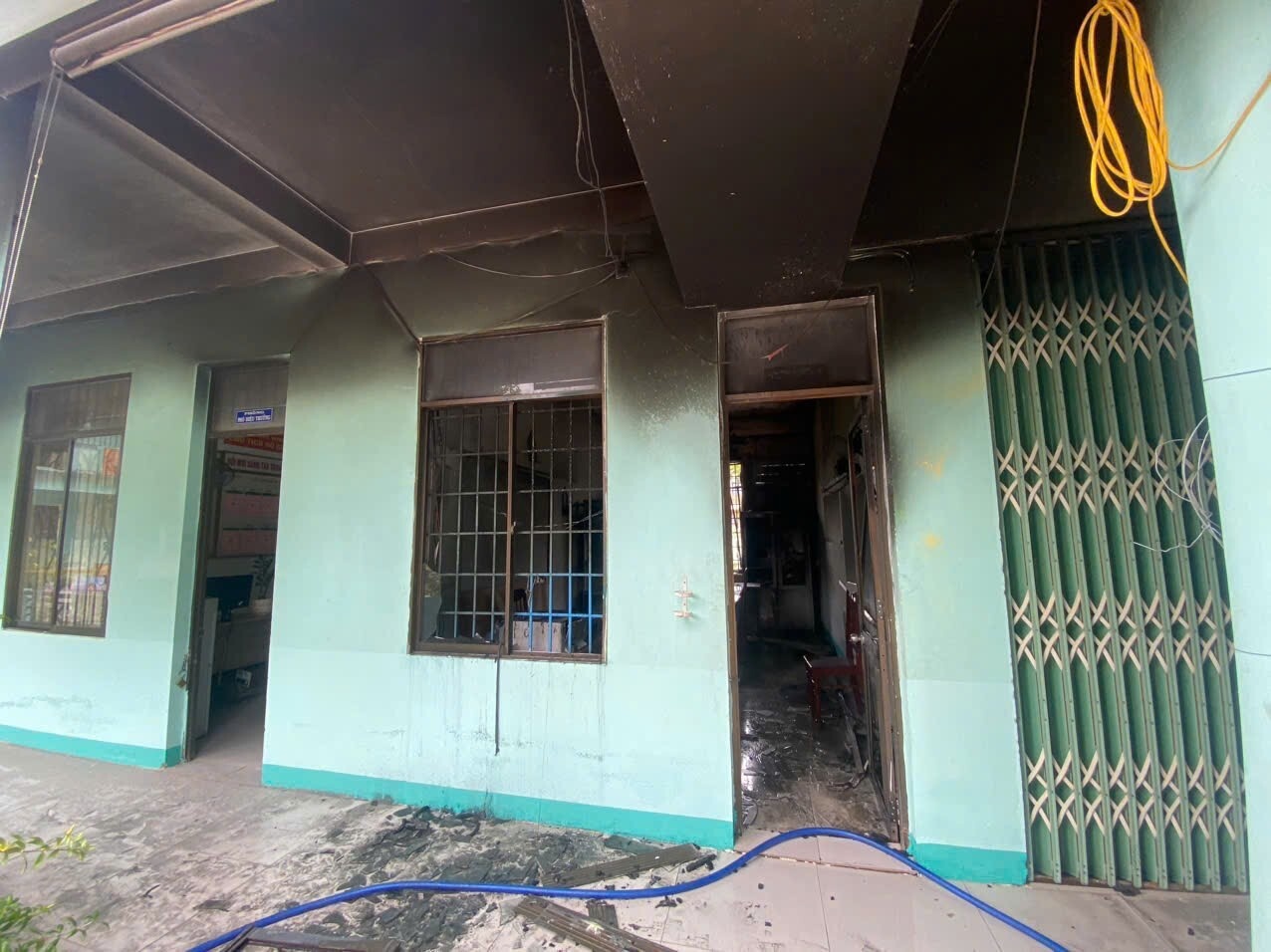 Cháy trường tiểu học ở Quảng Ngãi, phó hiệu trưởng tử vong