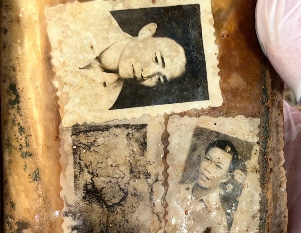 Album ảnh trong mộ liệt sĩ chưa xác định danh tính