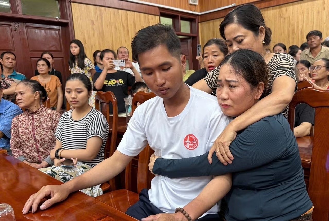 4 ngày 3 đêm lênh đênh giữa biển: 32 ngư dân đã sống sót thế nào?