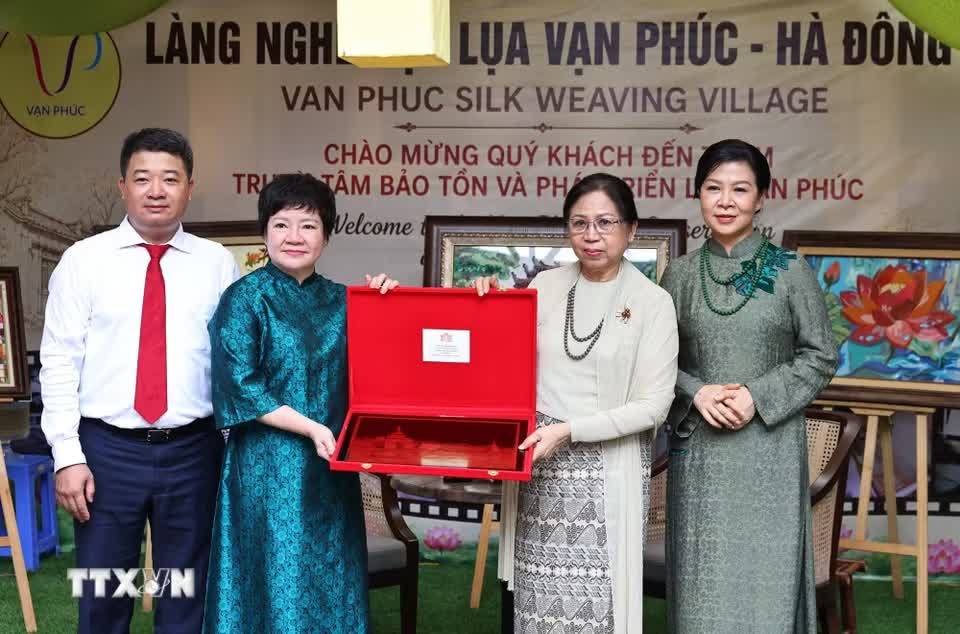 Phu nh&acirc;n ảnh 10
