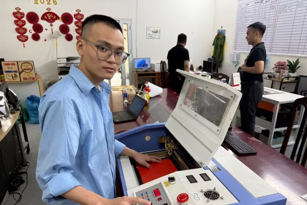 Đối tượng chủ mưu trong đường dây sản xuất dấu và giấy tờ giả