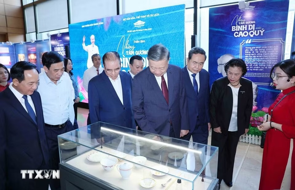 bộ ch&iacute;nh trị ảnh 3