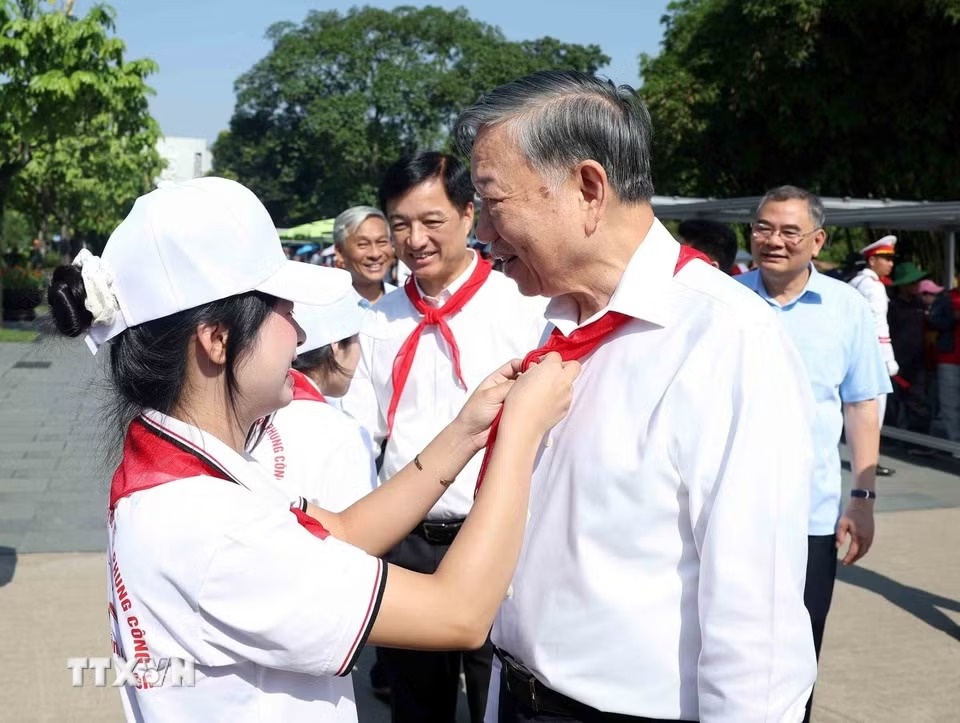 tổng b&iacute; thư ảnh 1